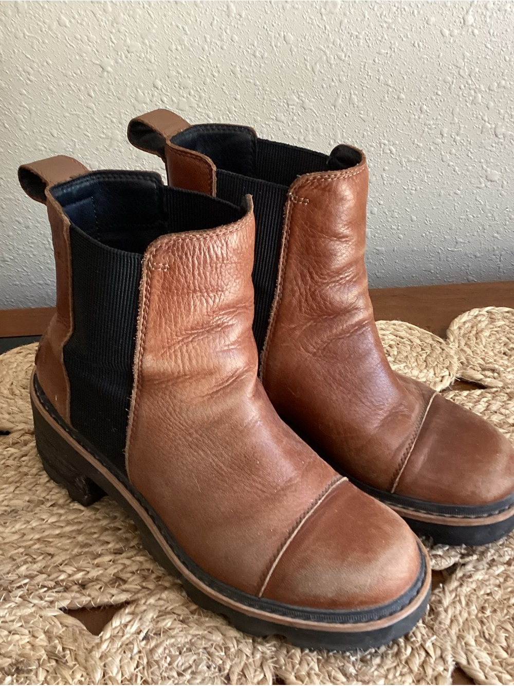 Sorel Brown Leather Chelsea Ankle Boots with Black Elastic Panels